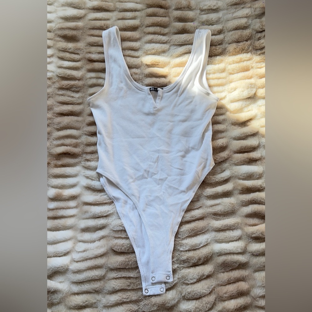 Women’s White ribbed bodysuit